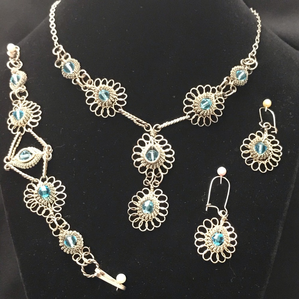 Necklace, Earrings and Bracelet Set. New!